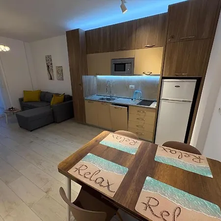 Appartement Qerret 818 *
