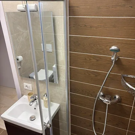 Qerret 818 Appartement Golem (Tirana)